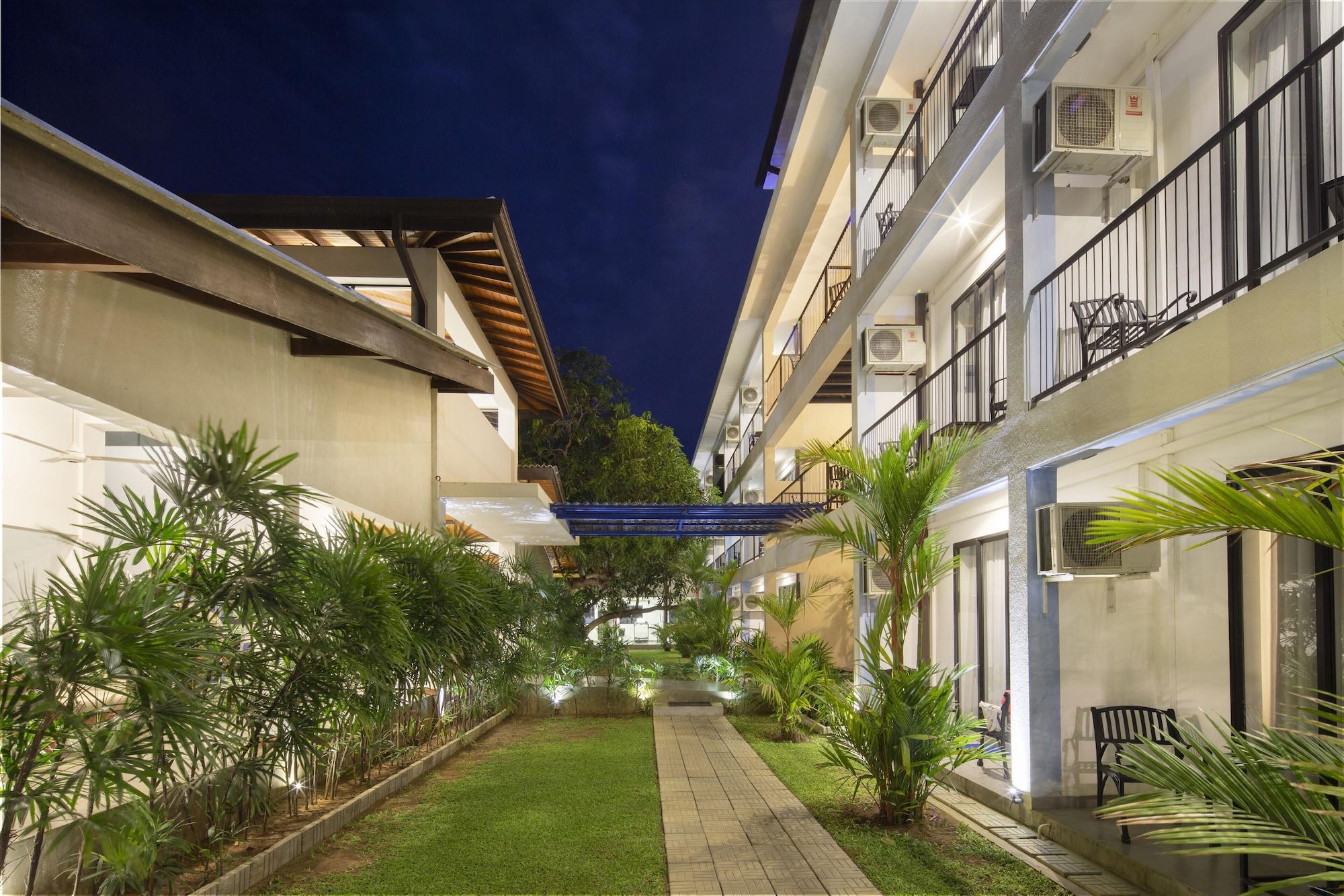 The Blue Wave Hotel Baía de Arugam Exterior foto