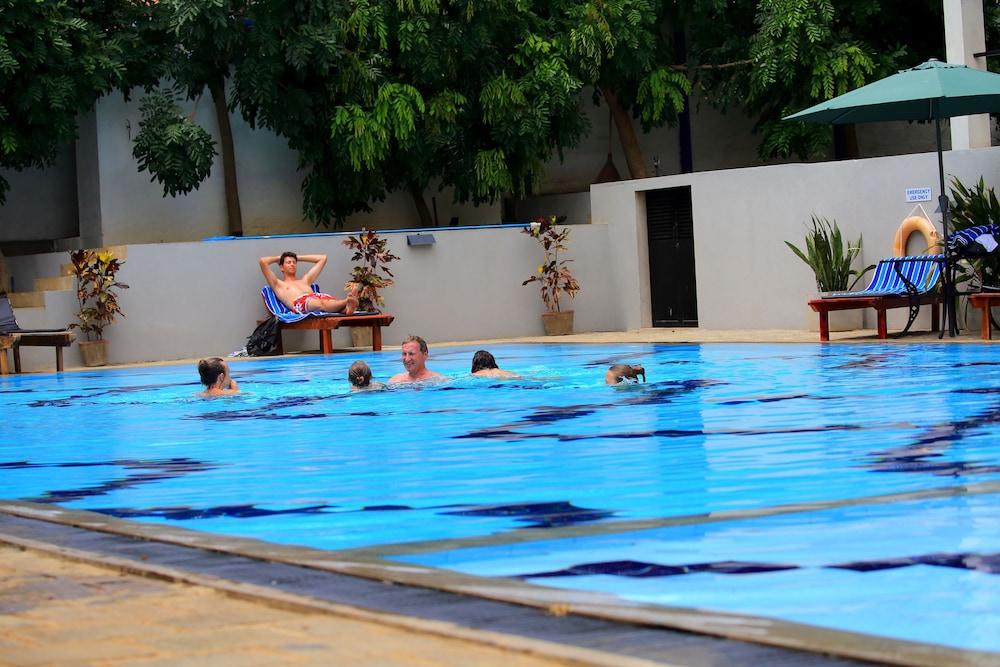 The Blue Wave Hotel Baía de Arugam Exterior foto