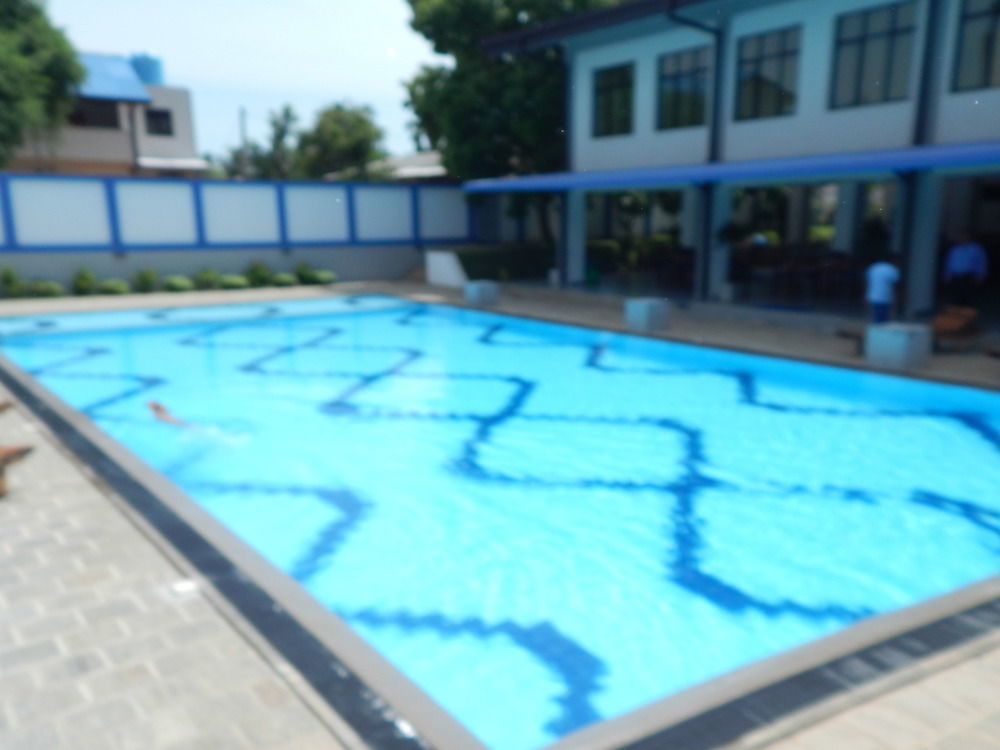 The Blue Wave Hotel Baía de Arugam Exterior foto