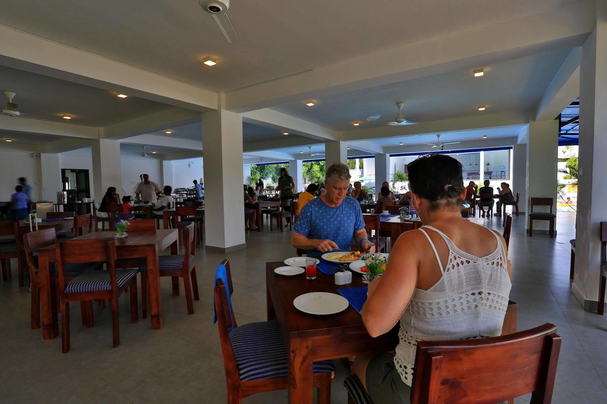 The Blue Wave Hotel Baía de Arugam Exterior foto