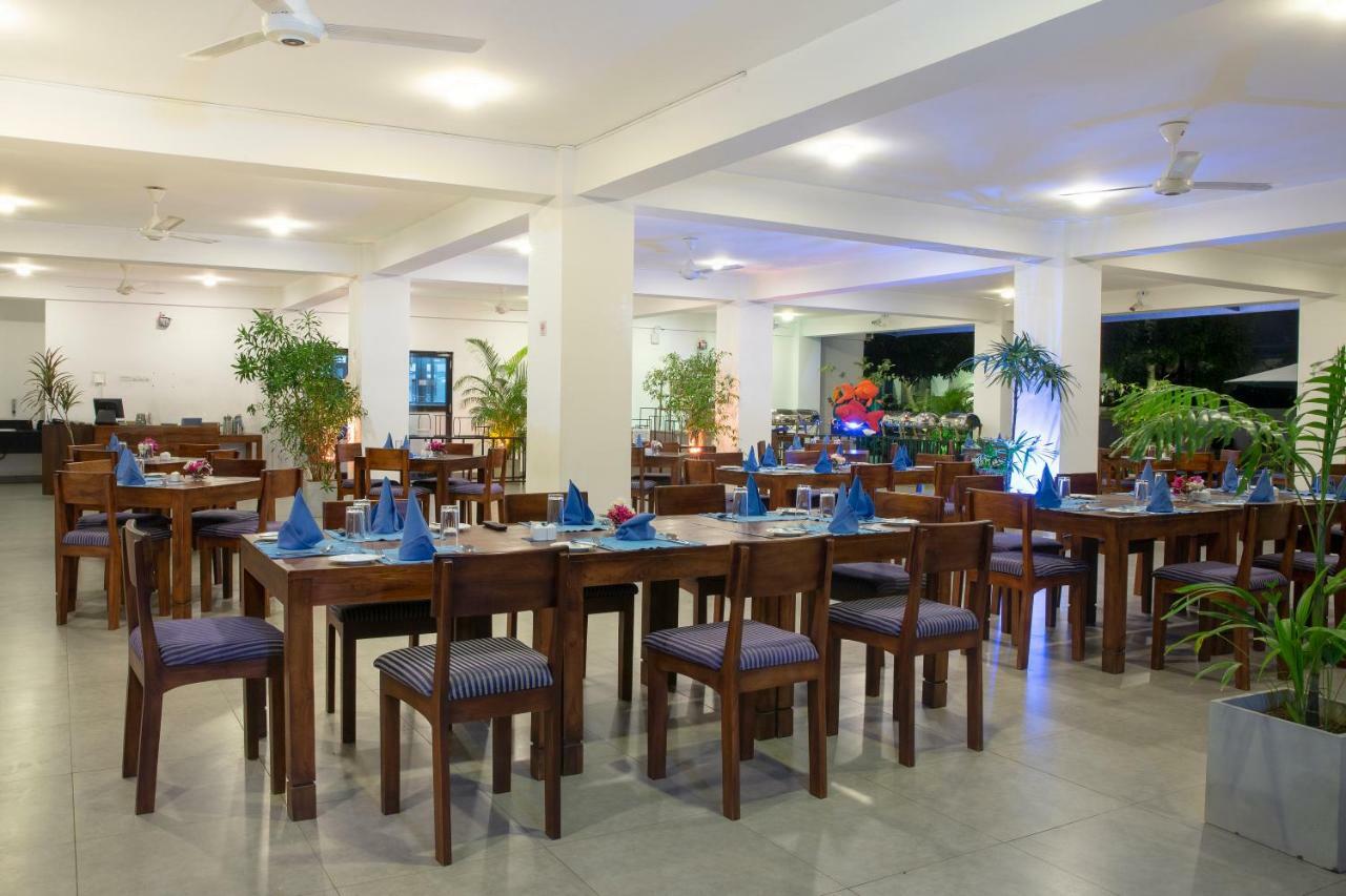 The Blue Wave Hotel Baía de Arugam Exterior foto