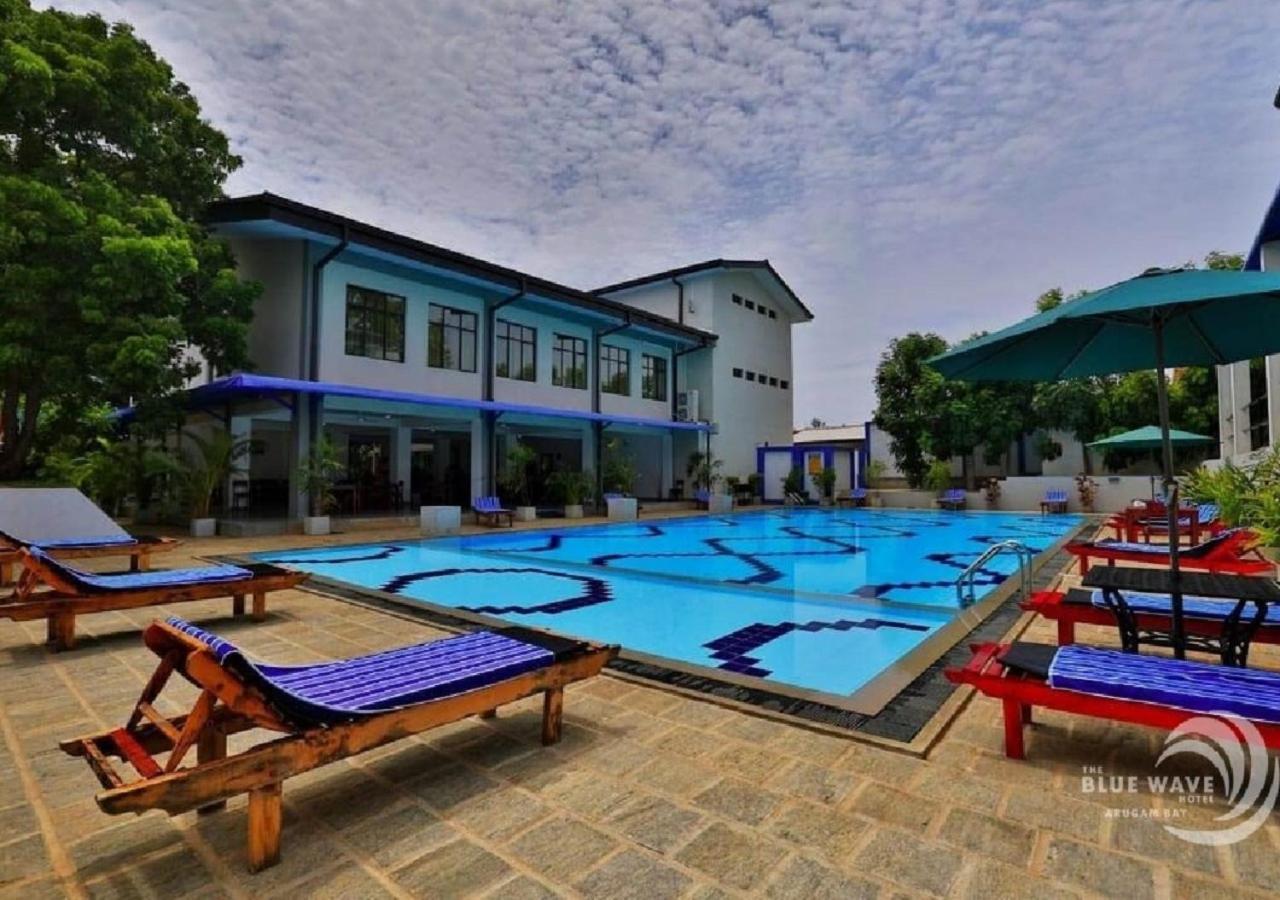 The Blue Wave Hotel Baía de Arugam Exterior foto